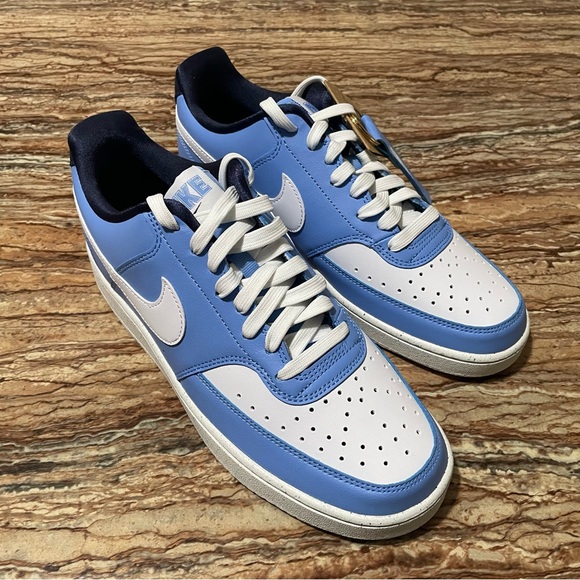 Nike - Picture 9 of 17